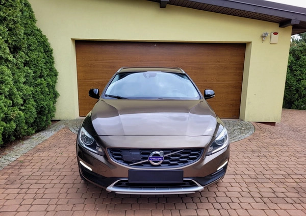 Volvo V60 Cross Country cena 59000 przebieg: 184000, rok produkcji 2016 z Opoczno małe 436